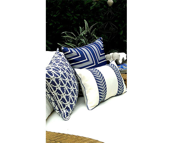 COJINES TONOS  AZUL CON BLANCO