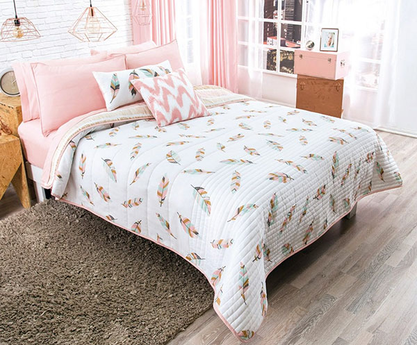 EDRED�N  BLANCA CON PLUMAS MATRIMONIAL